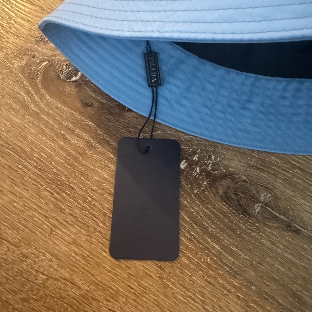 Prada bucket hat - Picture 3 of 4